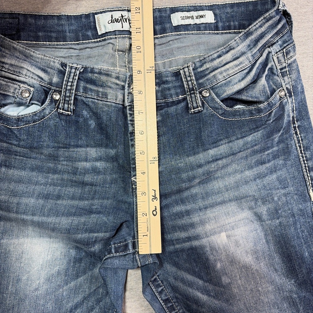 Daytrip Scorpio Skinny Jeans Size 32L Medium Wash Whiskers Stretch actual 34x33 - Picture 6 of 13